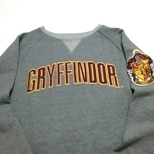 Vintage Harry Potter GRYFFINDOR Small 2019 Sweatshirt